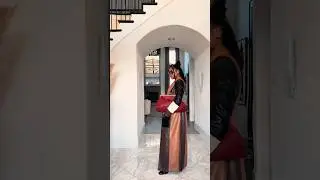 Do you see this coat!
