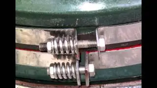 Big Green Egg / Primo.  Hinge band isseue..