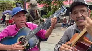 El gallito y Gustavo 