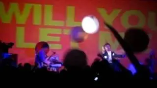 The Flaming Lips sing Bohemian Rhapsody on Xingolati Groove Cruise