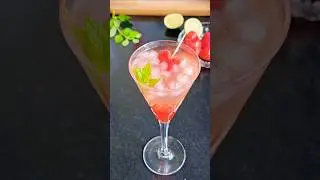 Schneller Cocktail mit wei&szlig;em Rum. Perfekt f&uuml;r jede Party! 🎉#Sommer#Cocktail#CocktailRezept#Homebar