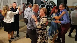 Wiązanka cudnych walczyków od kapeli Urbańczyków i tancerze wirują na sali w Wygnanowie. 30 09 2023r