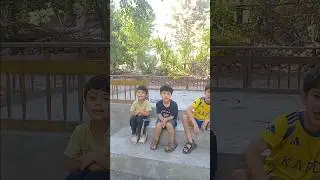 3 idiots are singing song 🎶.