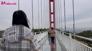 588-meter Qingzhou Jiulongyu Glass Walkway