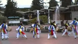 UC Berkeley EGO(Korean Drumming) Spring Showcase '11 [9of9](Pilbong Pangut 필봉 판굿 3of3)