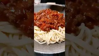 Pasta a la BOLO&Ntilde;ESA 👨🏻&zwj;🍳🍝 Un clasicazo de la cocina italiana #recetas #youtubeshorts #cocinafacil