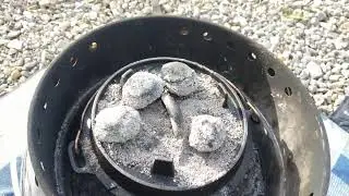 Cooking pie in a dutch oven in the Petromax Atago