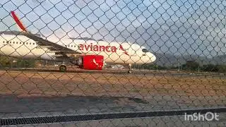 Despegues y aterrizajes de aviones aereopuerto internacional simon bolivar  santa marta en la tarde