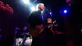 PINK TURNS BLUE -15-1-26). WALKING ON BOTH SIDES. Live in Madrid (15-1-26). Sala El Sol.