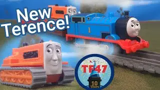 Thomas Motorized Trackmaster Thomas And Terence Review! | Trackmaster Terence Breaks The Ice Pack!