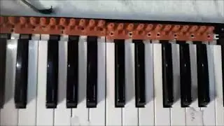 Abrindo o teclado Yamaha s950 para limpeza e reparos na borrachinha de contato