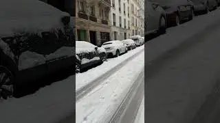 Que frio em Paris com essa neve #snow #travel #france