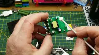Curiosity teardown: 4 port USB charger