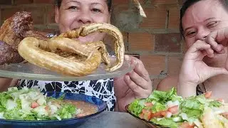 COMENDO DE M&Atilde;O TRIPA GROSSA ASSA CARNE DO CUPIM FEIJ&Atilde;O FARINHA E SALADA 