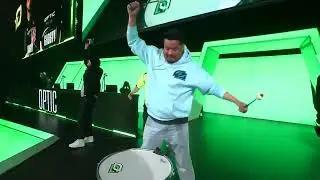 HECZ ALSO LEADS THE GREENWALL CHANTS AT THE OpTic MAJOR