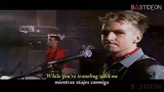 Crowded House - Don't Dream It's Over (Sub Espa&ntilde;ol + Lyrics)