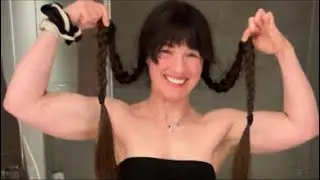 Haare machen, Bizeps trainieren!😊😊😊💪🏻