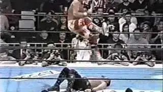 Jeff Jarrett attaque Hulk Hogan au Japon
