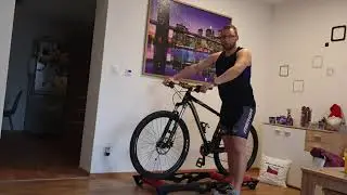 Urban Bike Team j&iacute;zda na v&aacute;lc&iacute;ch Elite Arion