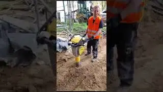 Elektro-Stampfer Bomag BT60E im Mieteinsatz