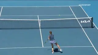 Barty keeps hitting back all Muchova's smashes | Australian Open 2021