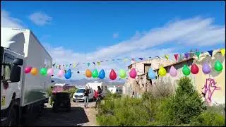 8. Happy Birthday @opreismetstijn (34 jaar) en @elpeeonwheels (Laura 50) - Off-grid Camper Truck