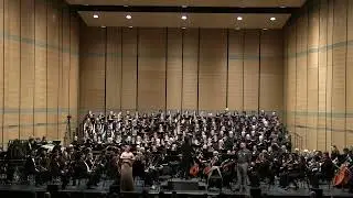 Amanda Key sings the Soprano Solo 