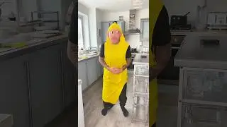 Banana got an unexpected surprise 😂