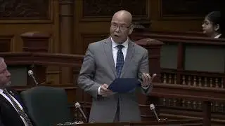MPP Vincent Ke congratulates the Ontario EEC Debate Team on winning Harvard Debating Tournament!