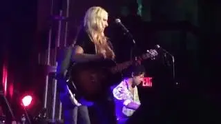 Holly Williams, 