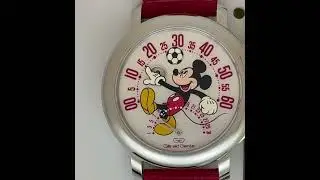 Timelapse Horloger 1 - Gerald Genta Mickey Mouse Bi-R&eacute;trograde - Watches By Eliot