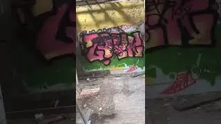 Exploring abandoned house (creepy)