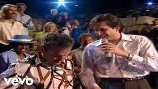 Bill & Gloria Gaither - The River Keeps A-Rollin' [Live] ft. The Booth Brothers