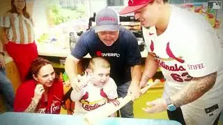 LA CONMOVEDORA HISTORIA DETR&Aacute;S del bate que un venezolano us&oacute; en el Players Weekend