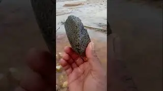 found a unique jade stone while hunting for agate!!!