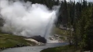 Riverside Geyser (2016) (HD)