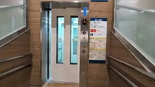 新宿サブナード　エレベーター