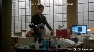 The Flash 1x02 Barry uses his powers at work