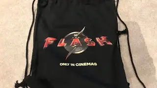 Unboxing Exclusive The Flash Merchandise.