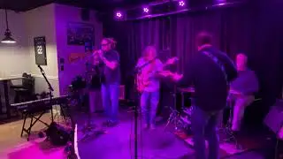 SoundKraft Amped - Alive Cover 2