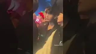 Jungkook reaction to Ros&eacute; on the ground #jungkook #ros&eacute; #rosekook #blackpink #bts