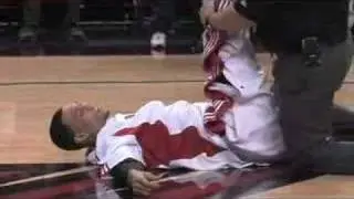 Brian Hendrickson at the Blazer Lakers game