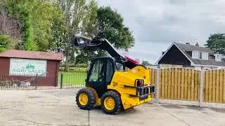 JCB ROBOT 1110 SKIDSTEER C/W FULLY GLAZED CABIN & PALLET TINES FOR SALE