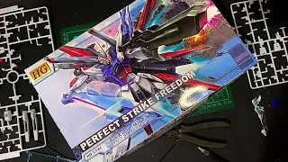 Let&rsquo;s OpenBox & Buil it !!! HG Perfect Strike Freedom but bootleg