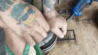 Honda click V2 umaabante na mag Isa kahit Hindi pinipiga Ang gas at mahirap siya itulak na paatras