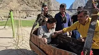 🪵⛰️Struggling to Carry Wood Across the River | Ali&rsquo;s Exhausting Effort in the Mountains ⛰️🪵🔥