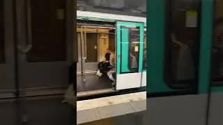 Paris walking tour metro 2 nation