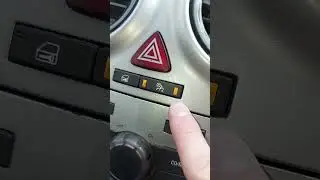 Vauxhall Corsa D: Как отключить подушку безопасности пассажира (Opel Corsa D) #Shorts
