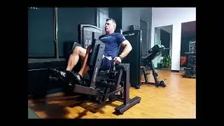 STRONGIST: Seated Hip Abductor (Booty Builder)