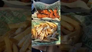 Пробуем Wingstops с самым острым вкусом, атомным!
